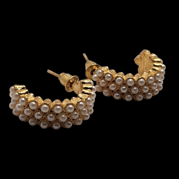 Womwns Gold And Pearl Earring Set Trio - Picture 5 of 13